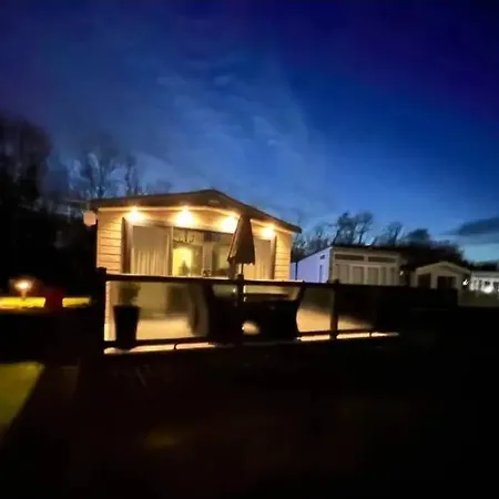 Lakeside Location, Sleeps 8, 3 Bedrooms, Fully Glazed Wrap Around Decking, Haven Lakeland, District *