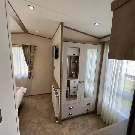 Lakeside Location, Sleeps 8, 3 Bedrooms, Fully Glazed Wrap Around Decking, Haven Lakeland, District *