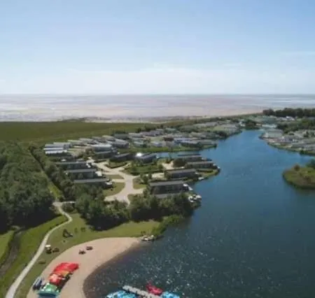 Lakeside Location, Sleeps 8, 3 Bedrooms, Fully Glazed Wrap Around Decking, Haven Lakeland, District * Flookburgh